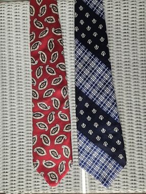 Bundle of 2 Classic Red Paisley Tie & Navy Patterned Tie